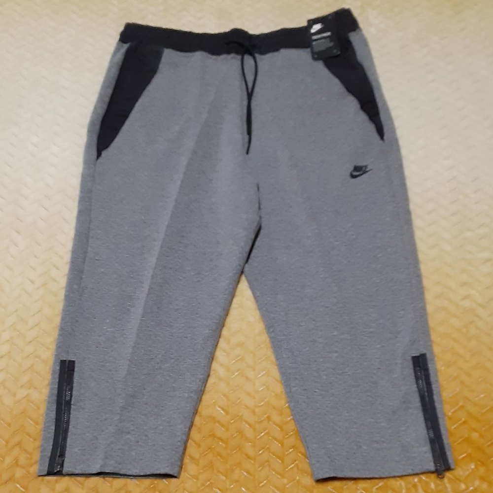 Women's XL Nike Tech Pack Capri Pants Retail $110.00 NWT